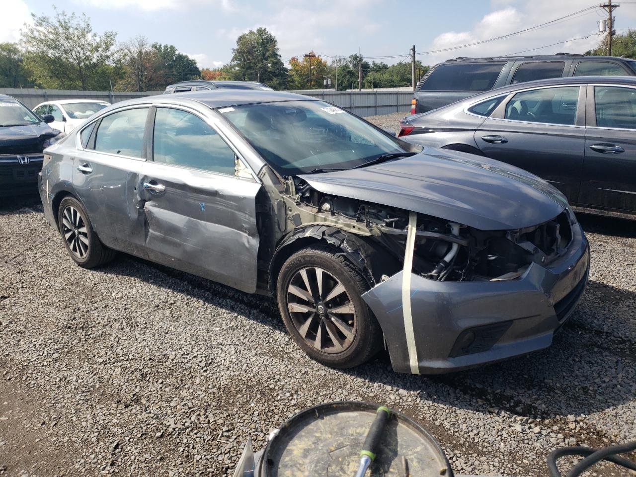 Nissan Altima 2.5 Image 2