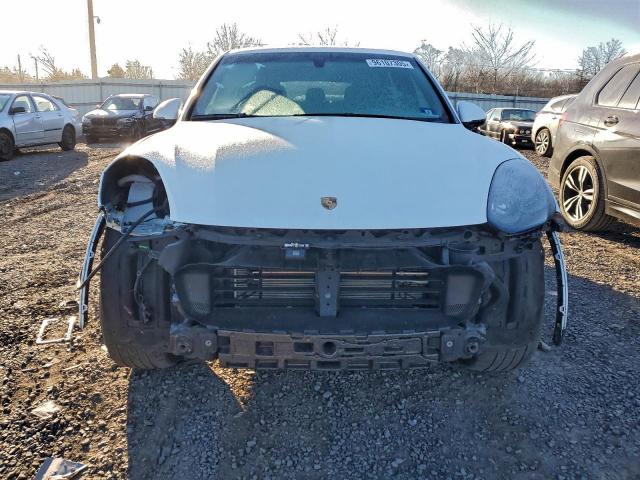 Porsche Cayenne Image 5