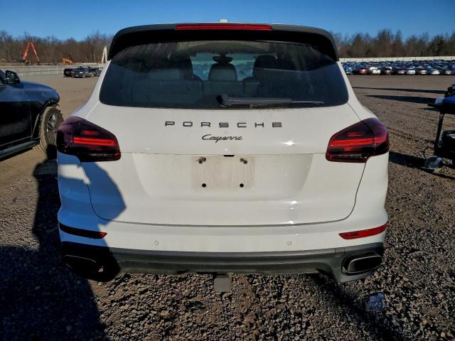 Porsche Cayenne Image 4