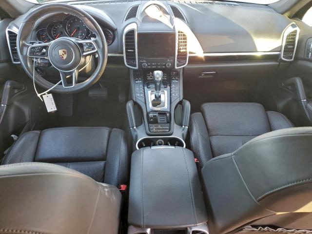 Porsche Cayenne Image 11