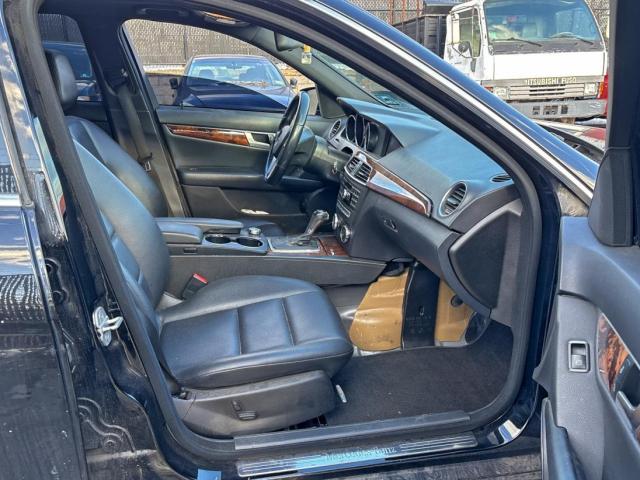Mercedes-Benz C-Class 300 4matic Image 10
