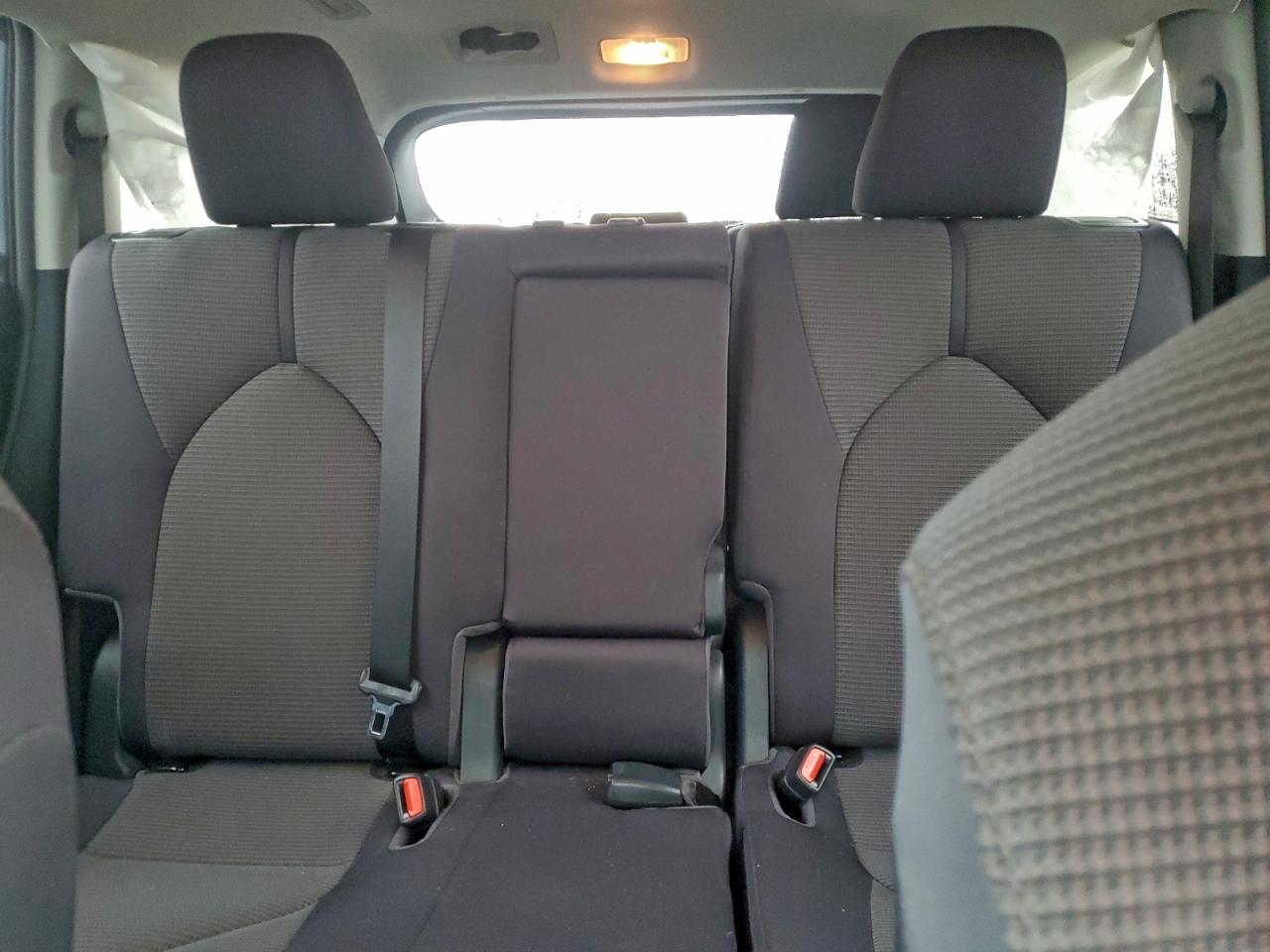 Toyota Highlander L Image 12