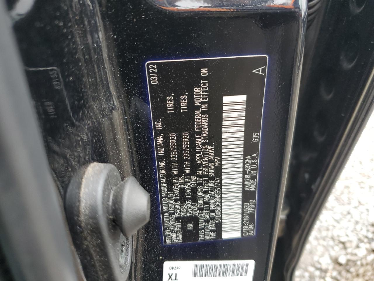 Toyota Highlander Hybrid Limited Image 3