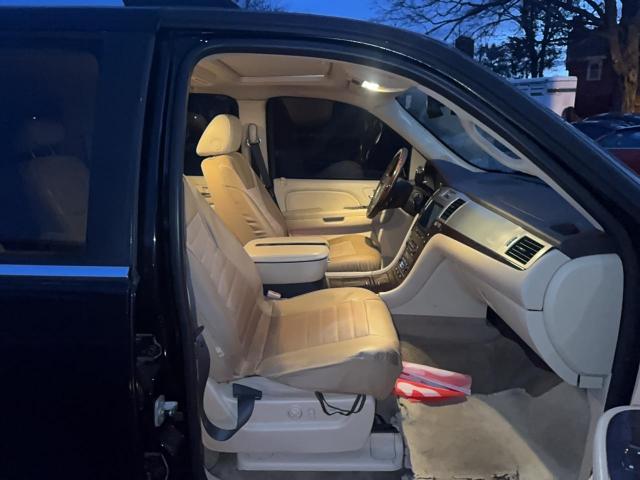 Cadillac Escalade Esv Image 13