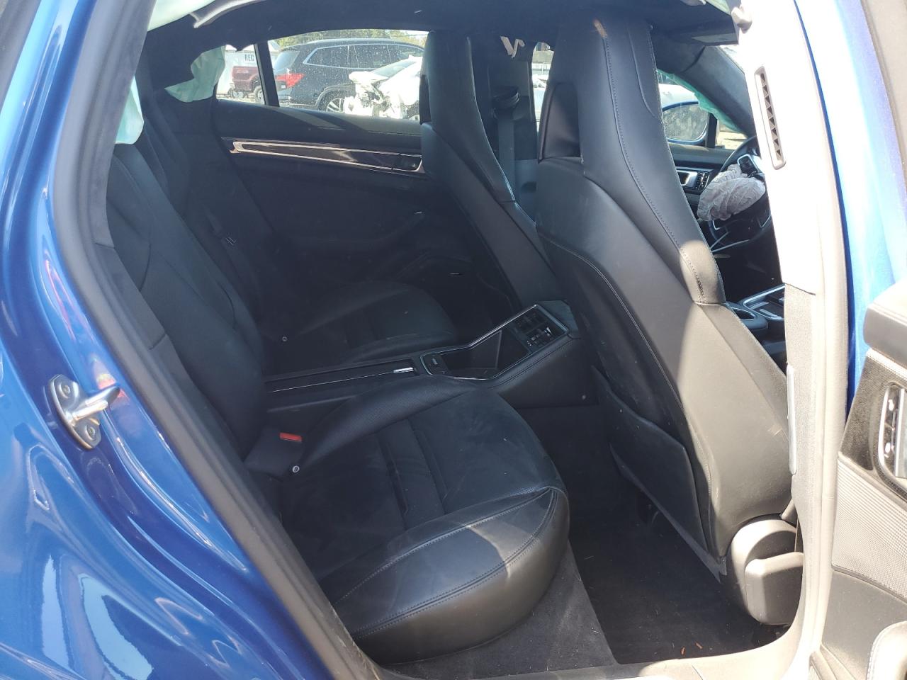 Porsche Panamera Turbo Image 8