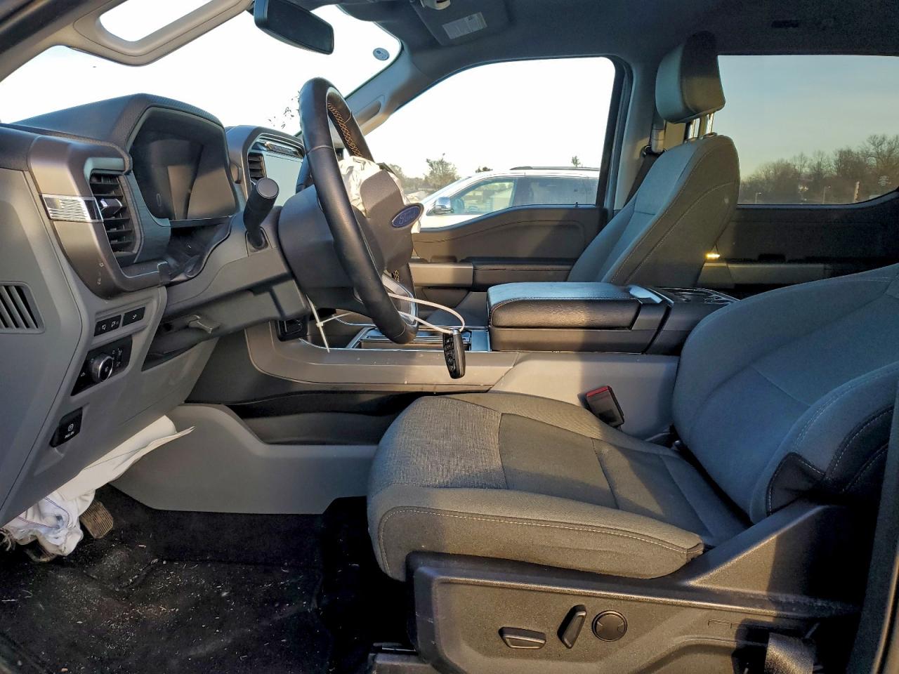 Ford F-150 Xlt Image 5