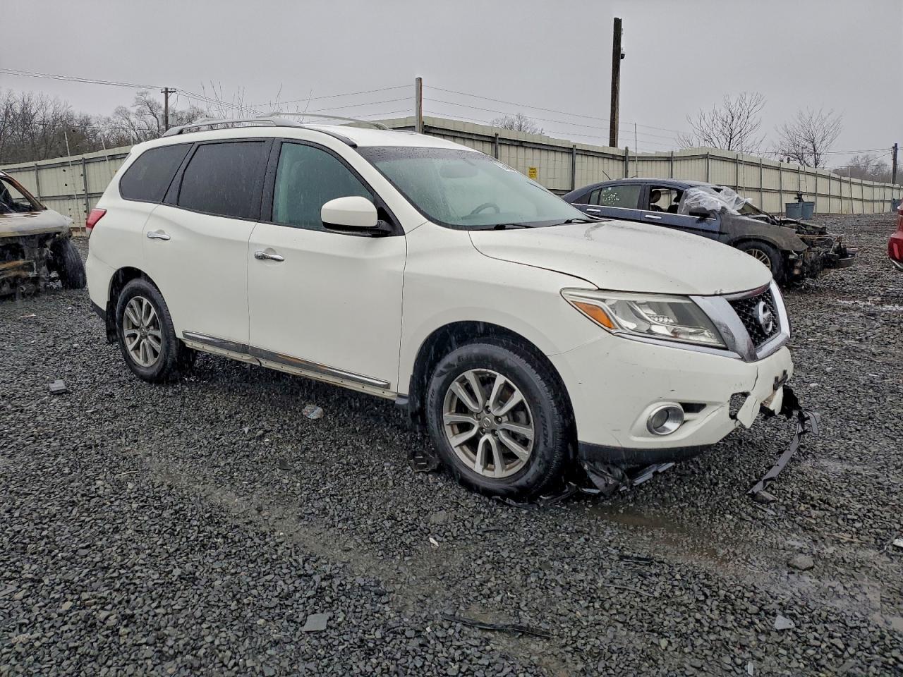 Nissan Pathfinder S Image 9