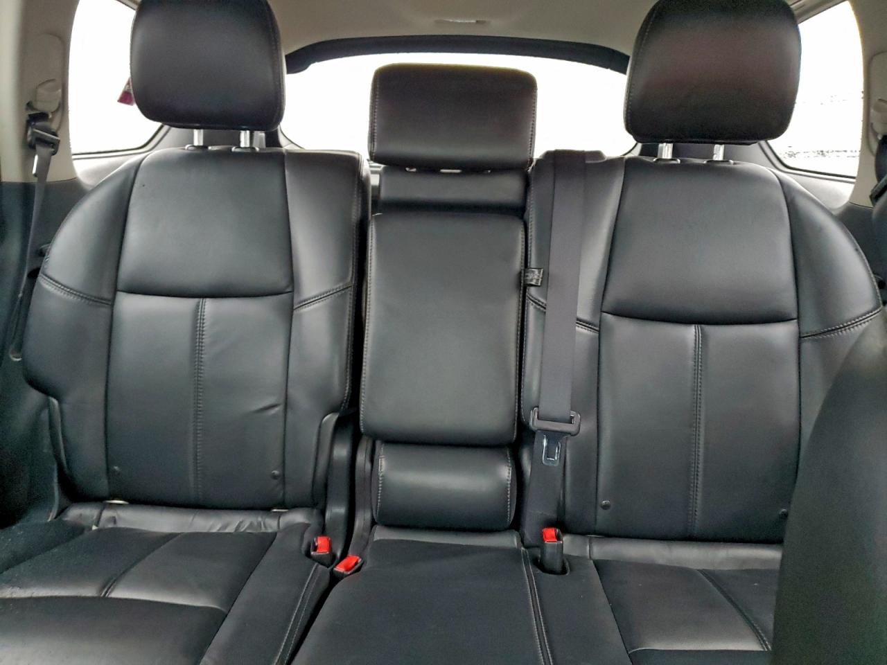 Nissan Pathfinder S Image 11