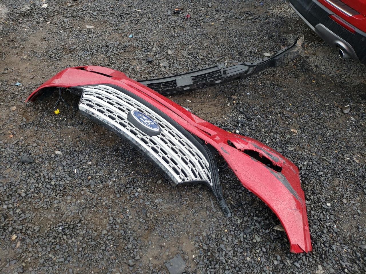 Ford Explorer Limited Image 4