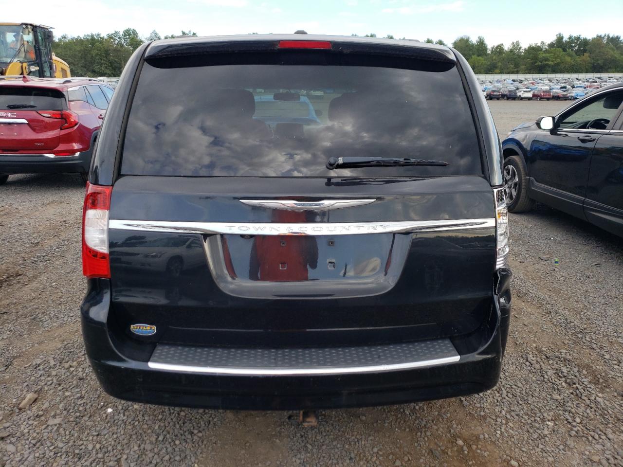 Chrysler Minivan Touring Image 10