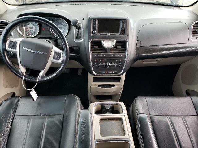 Chrysler Minivan Touring Image 9