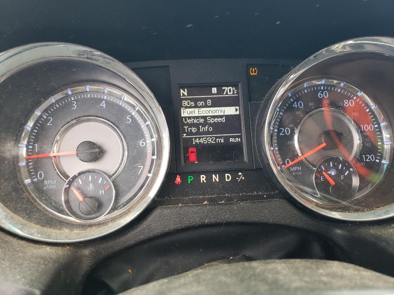 Chrysler Minivan Touring Image 7