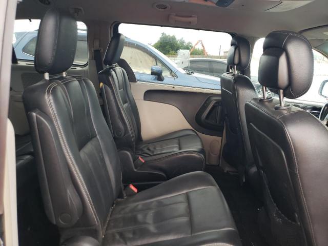 Chrysler Minivan Touring Image 5