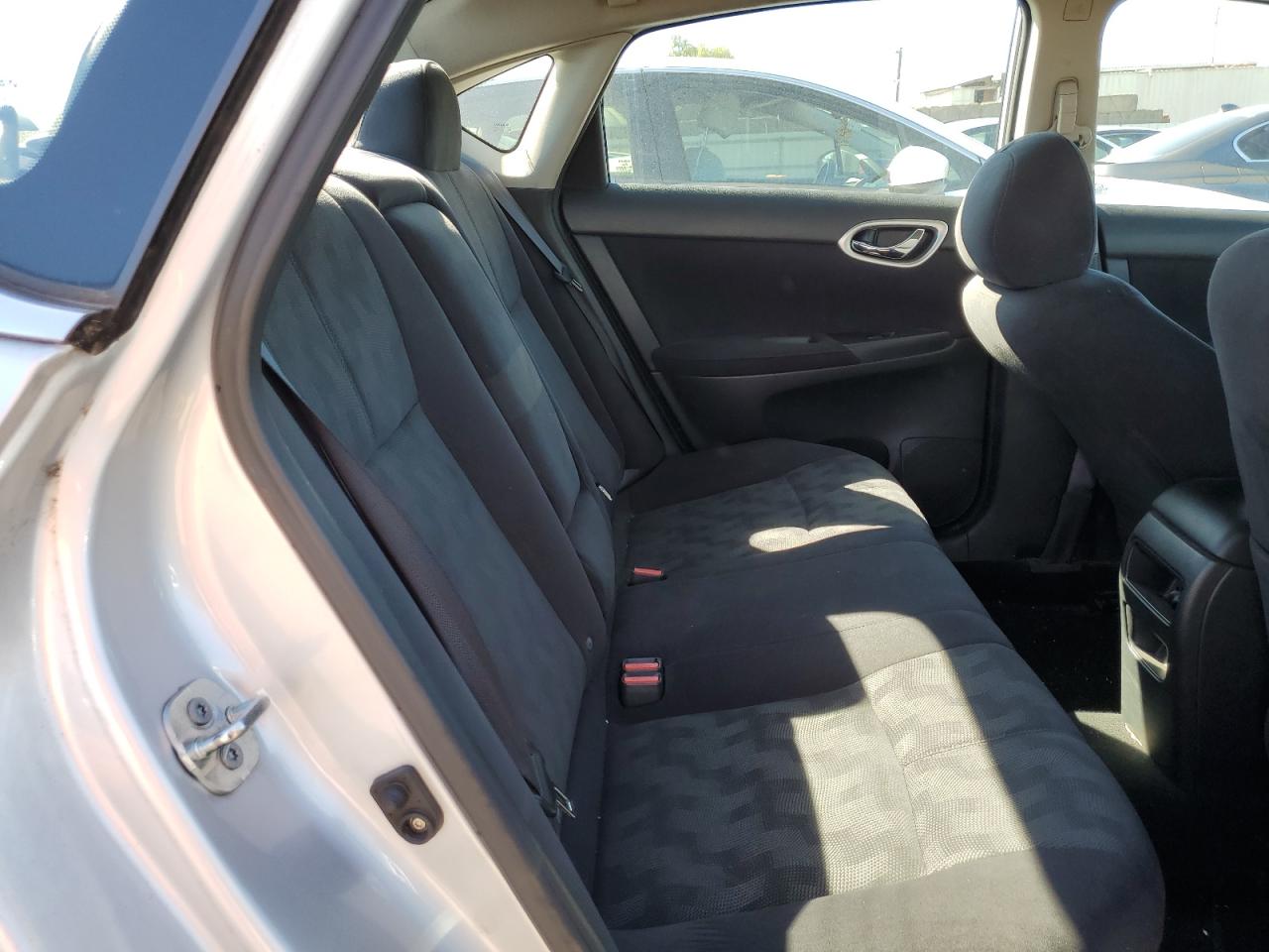 Nissan Sentra S Image 5