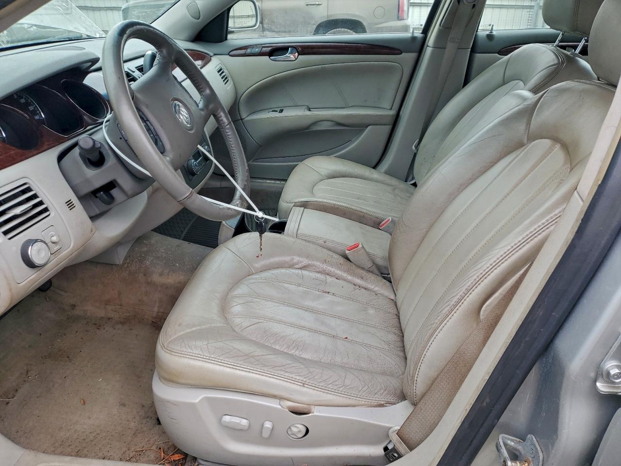 Buick Lucerne Cxl Image 7