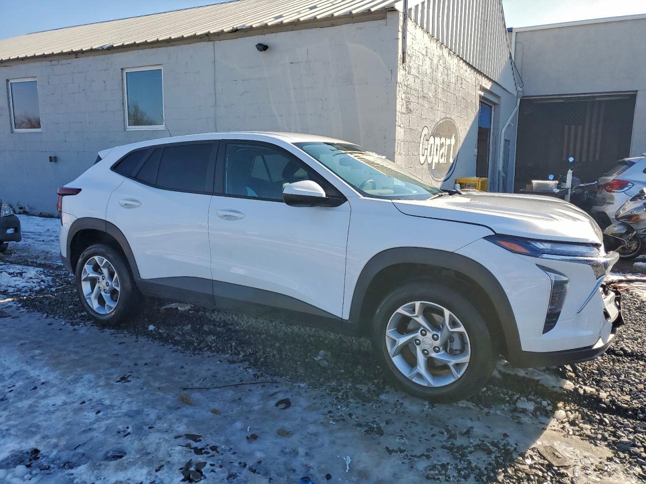 Chevrolet Trax Ls Image 3