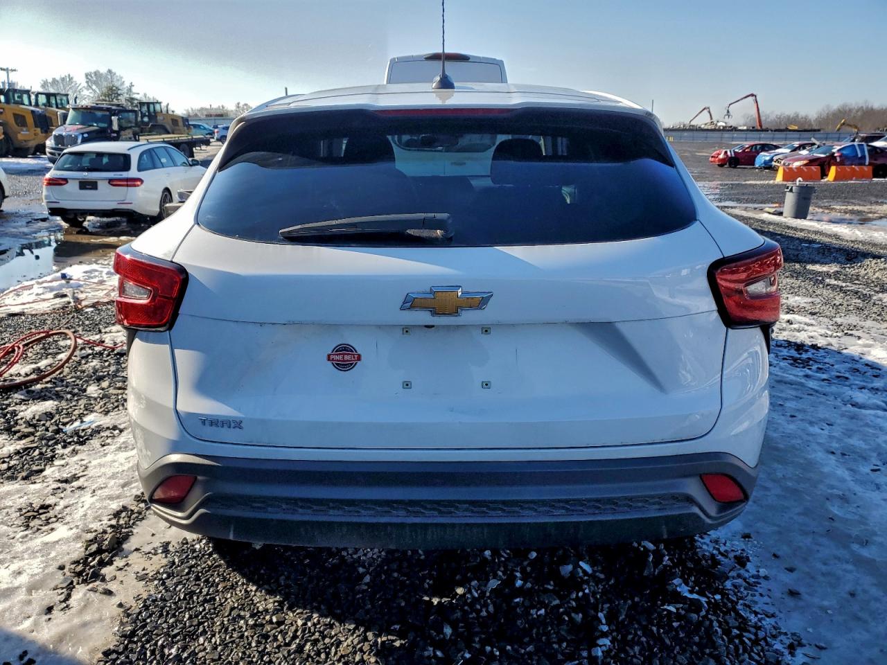Chevrolet Trax Ls Image 2