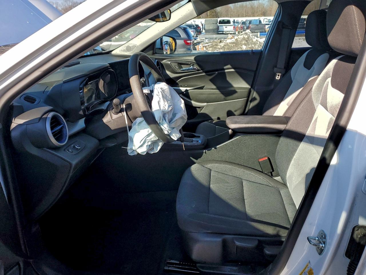 Chevrolet Trax Ls Image 7