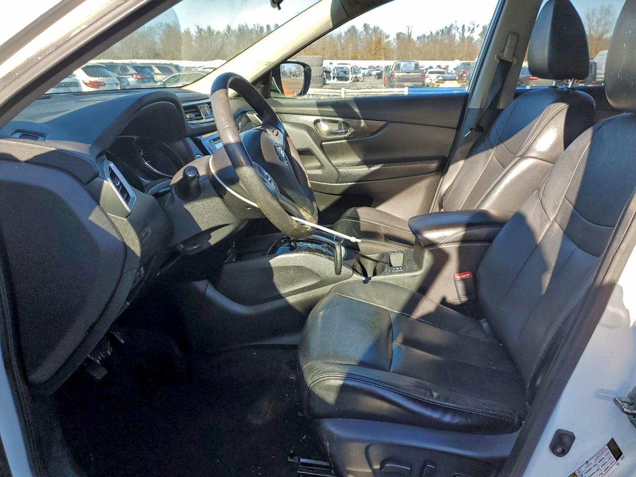 Nissan Rogue S Image 3