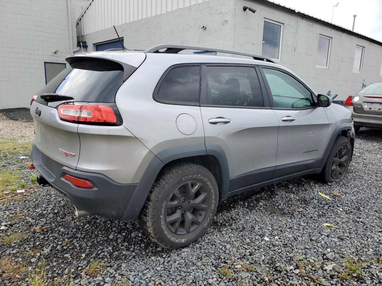 Jeep Cherokee Trailhawk Image 9