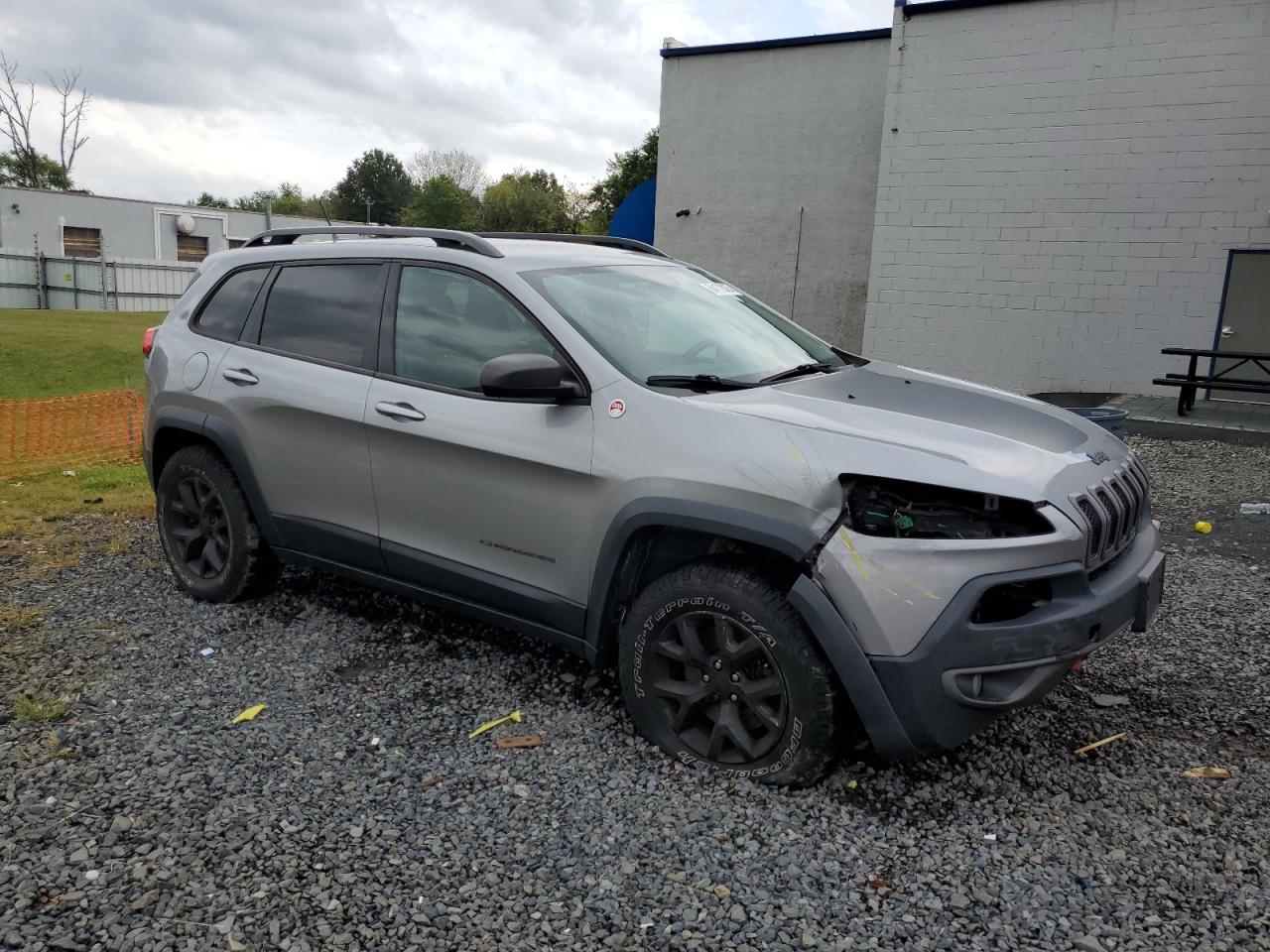 Jeep Cherokee Trailhawk Image 2