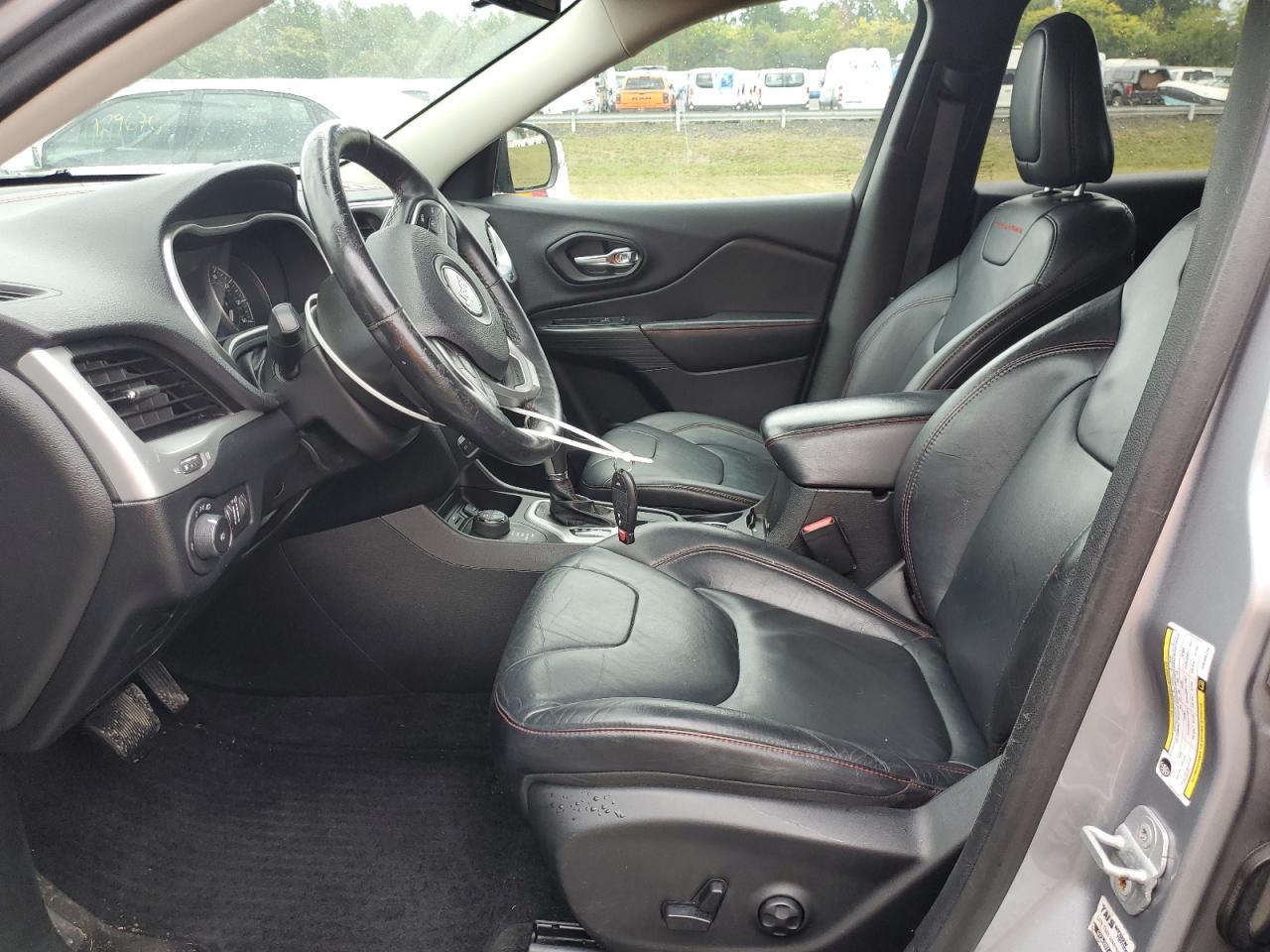 Jeep Cherokee Trailhawk Image 10