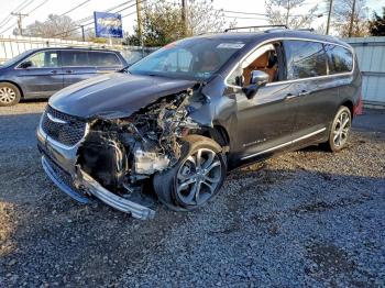  Salvage Chrysler Pacifica