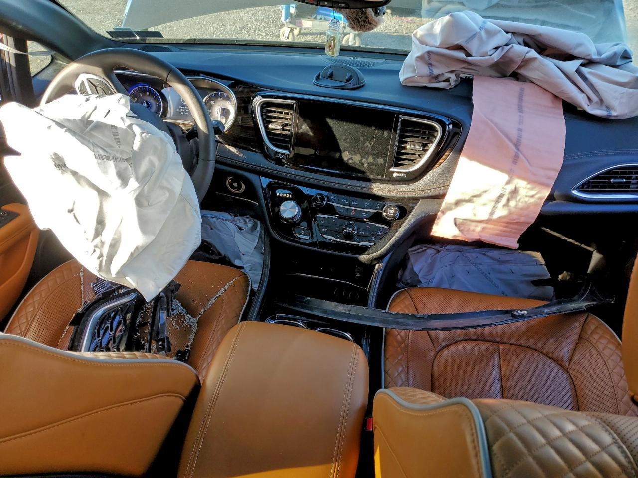 Chrysler Pacifica Pinnacle Image 13