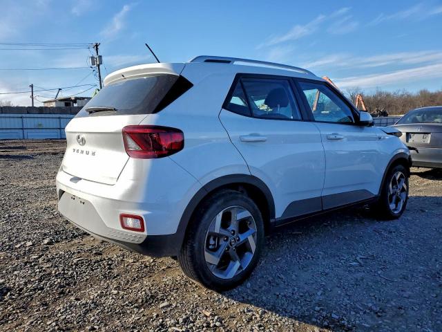 Hyundai VENUE Sel Image 4