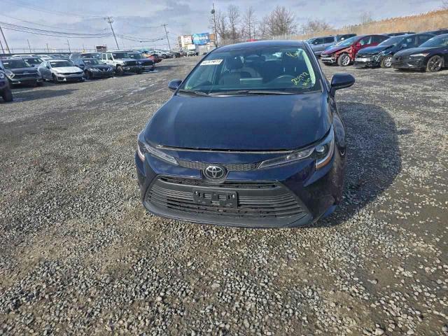 Toyota Corolla Le Image 13