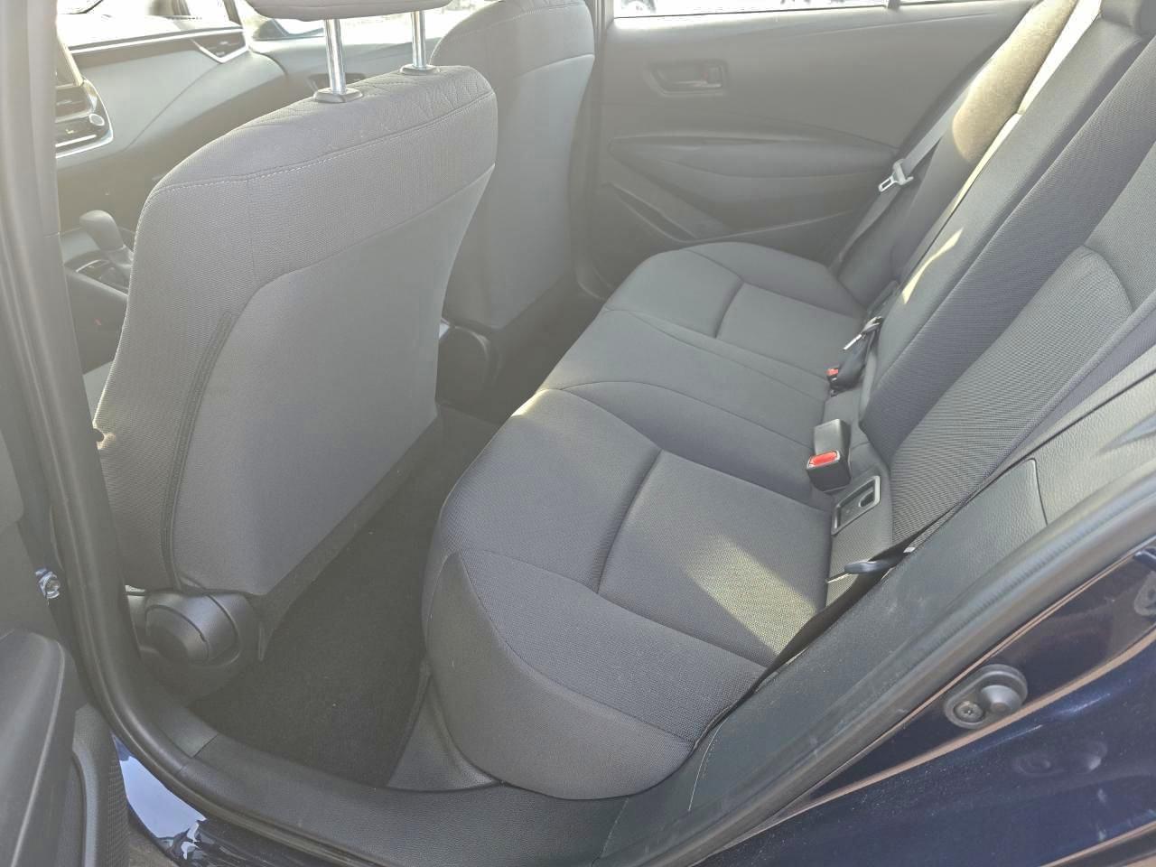 Toyota Corolla Le Image 9