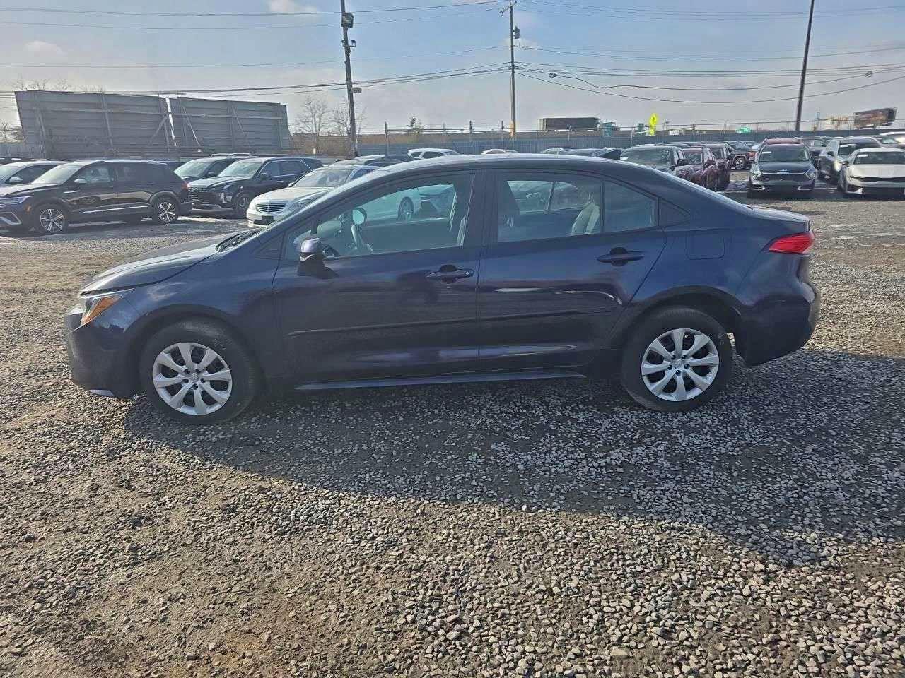 Toyota Corolla Le Image 12