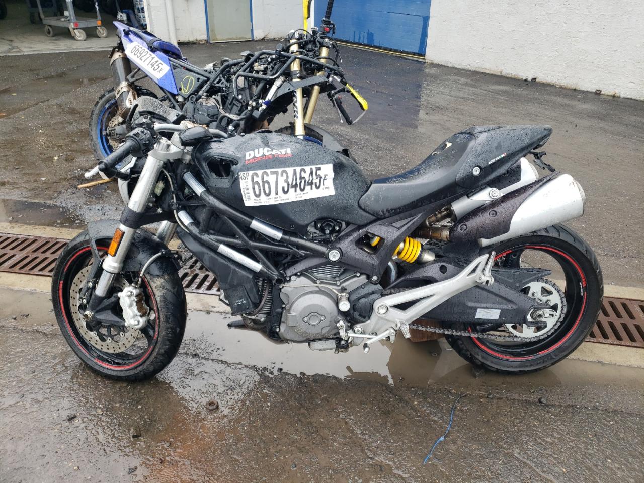 Ducati Monster 696 Image 3