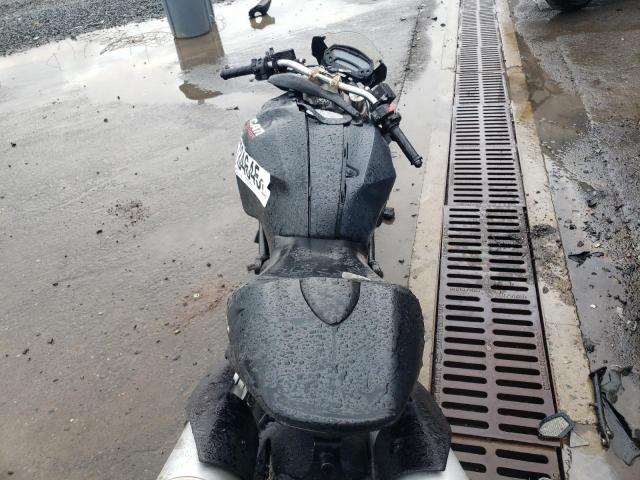 Ducati Monster 696 Image 7