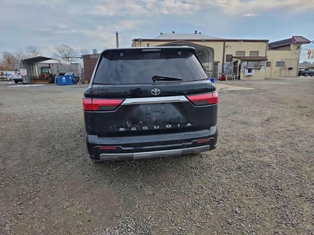 Toyota Sequoia Sr5 Image 2