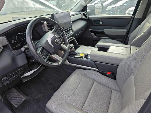 Toyota Sequoia Sr5 Image 5