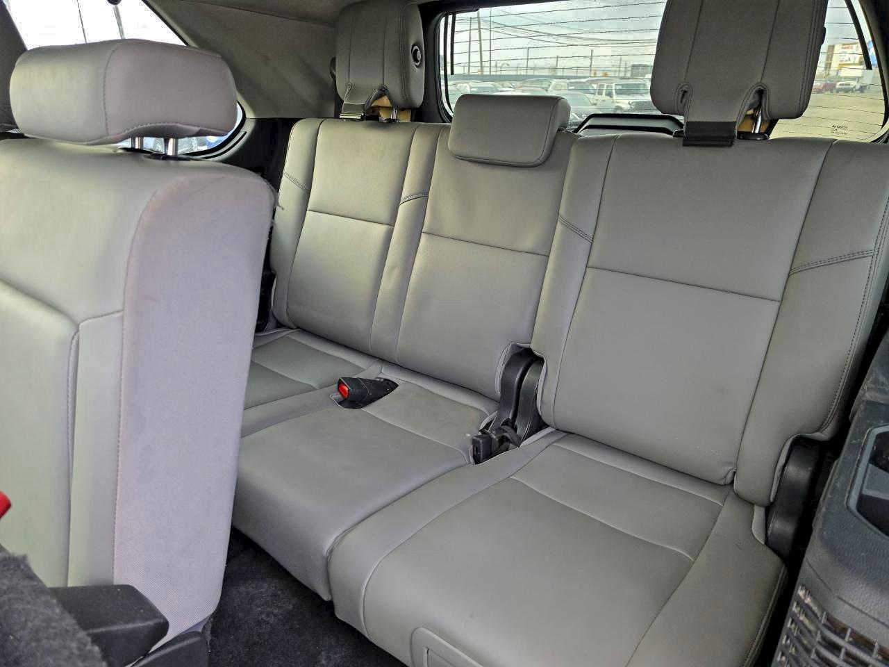 Toyota Sequoia Sr5 Image 9