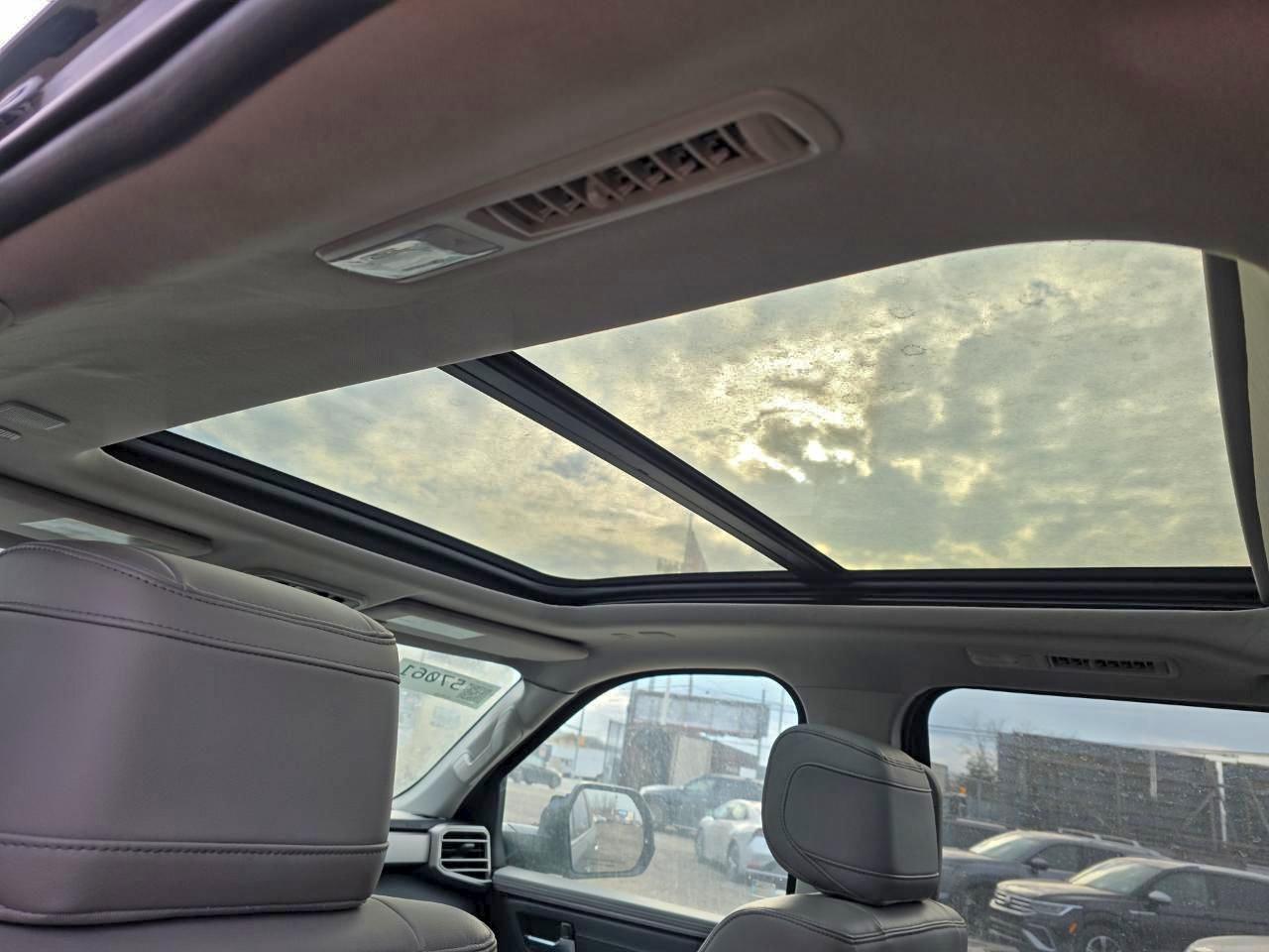 Toyota Sequoia Sr5 Image 8