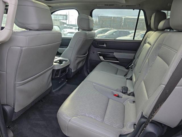 Toyota Sequoia Sr5 Image 12
