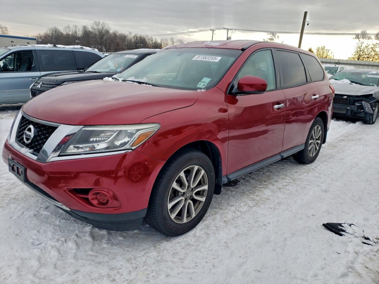 Nissan Pathfinder S Image 1