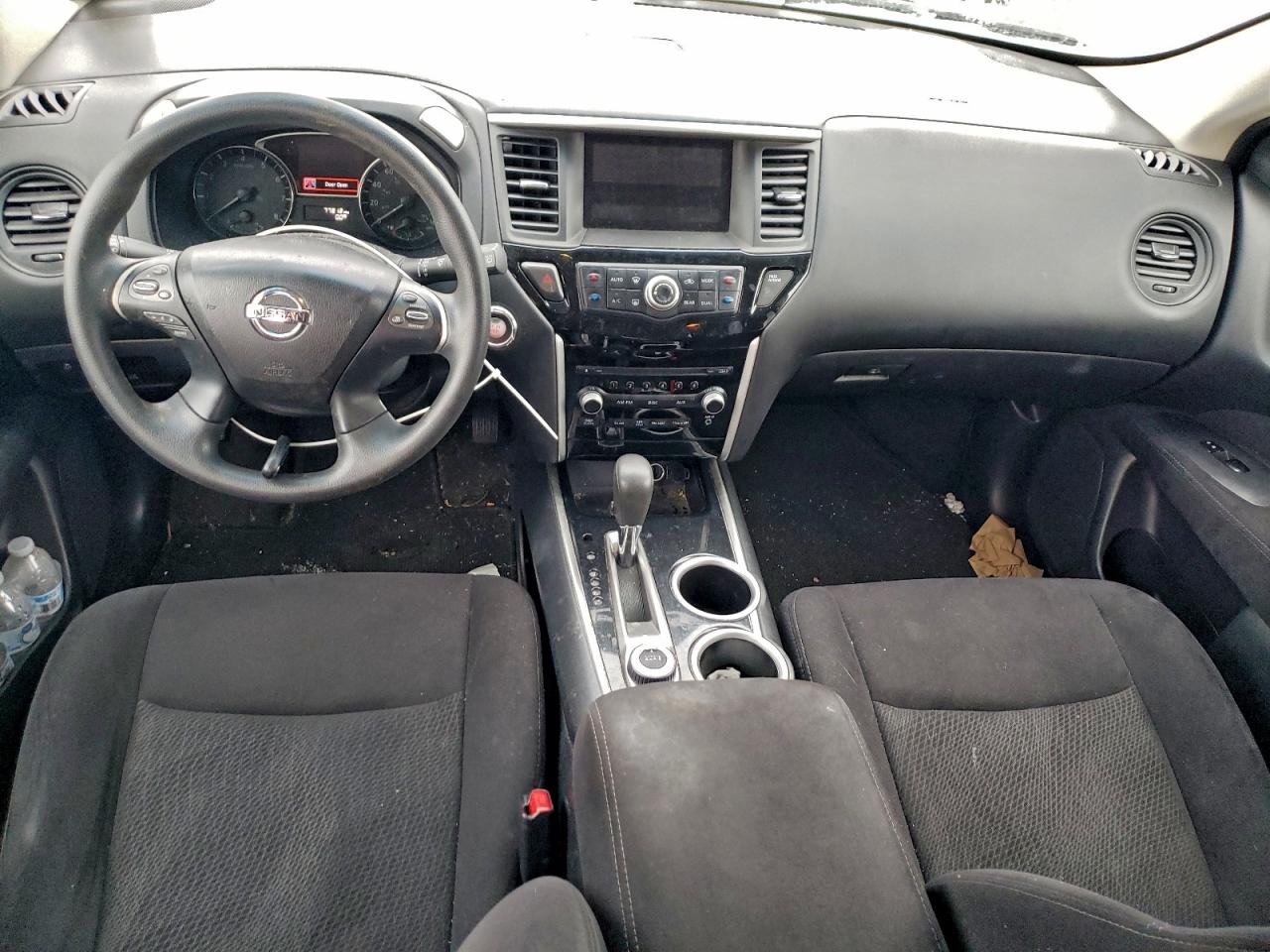 Nissan Pathfinder S Image 12