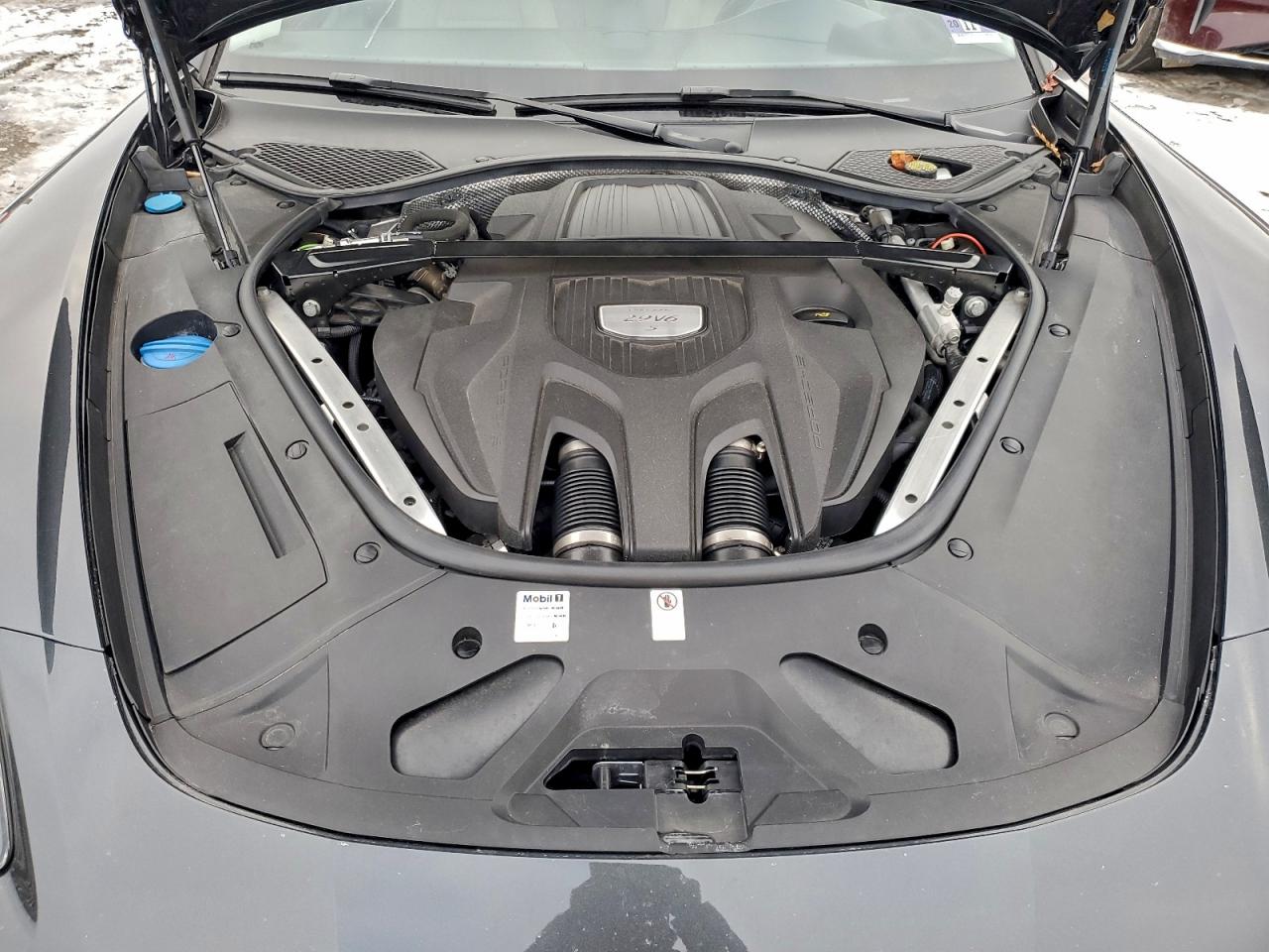 Porsche Panamera 4s Image 3