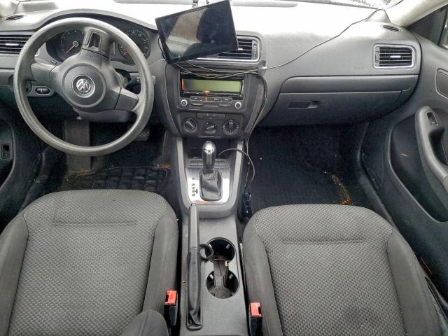 Volkswagen Jetta Base Image 5