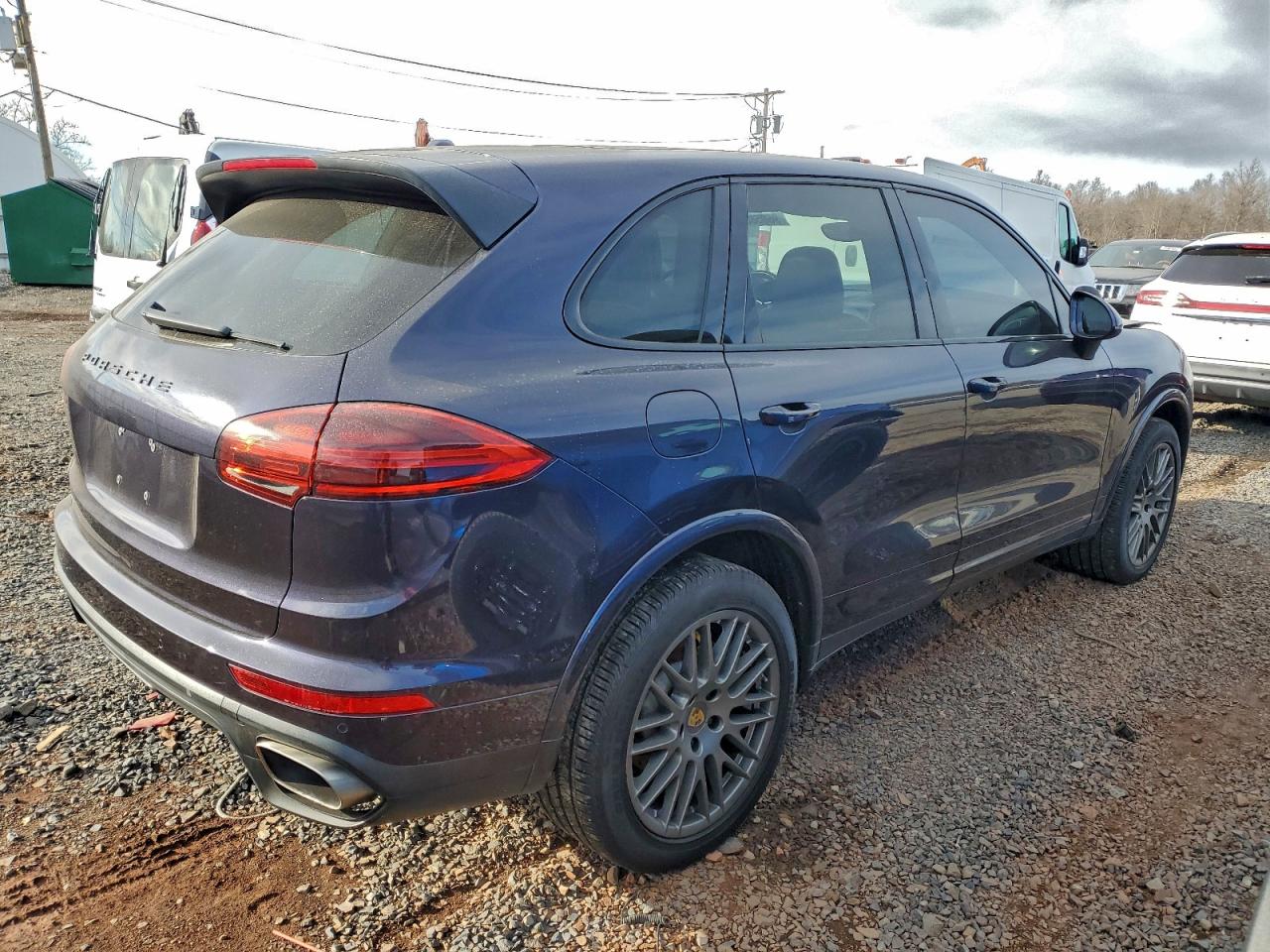 Porsche Cayenne Image 3