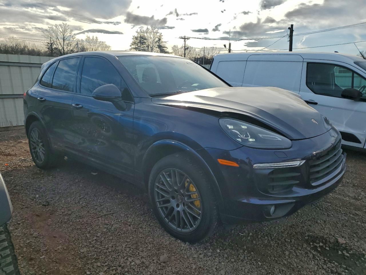 Porsche Cayenne Image 2