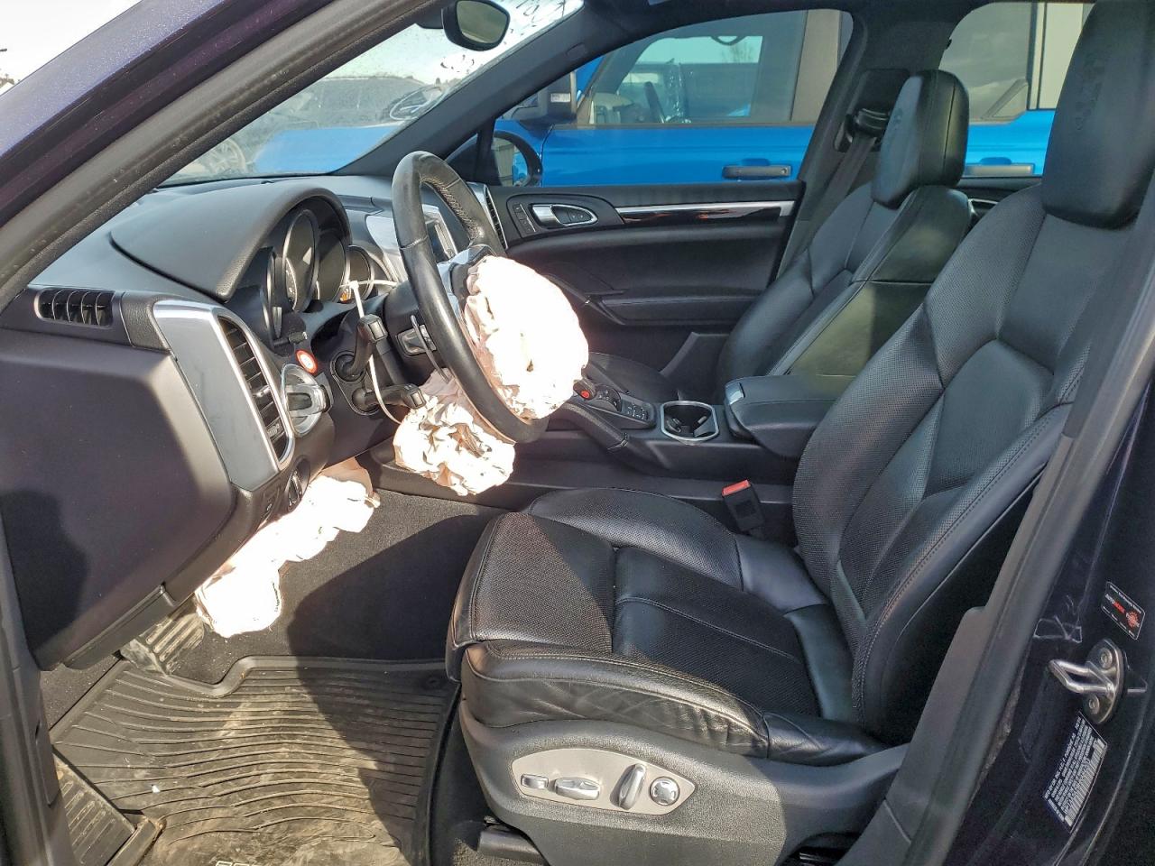 Porsche Cayenne Image 4