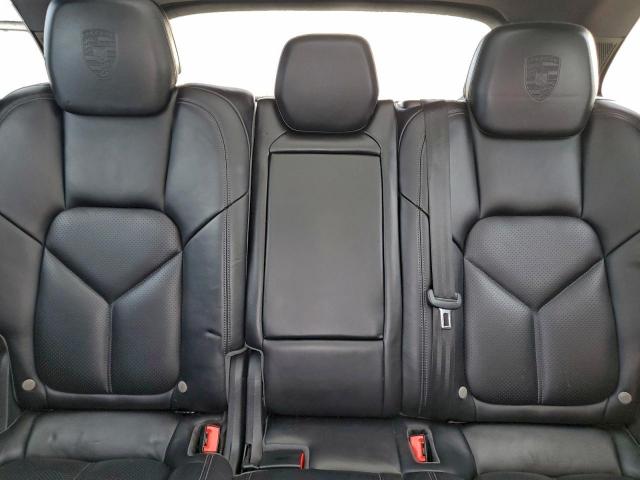 Porsche Cayenne Image 7