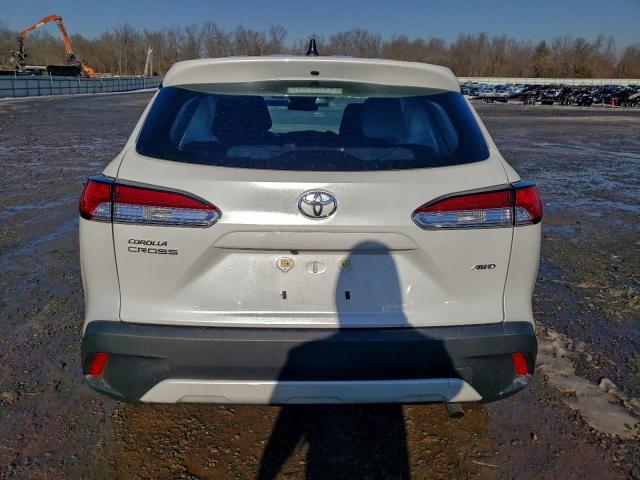 Toyota Corolla L Image 2