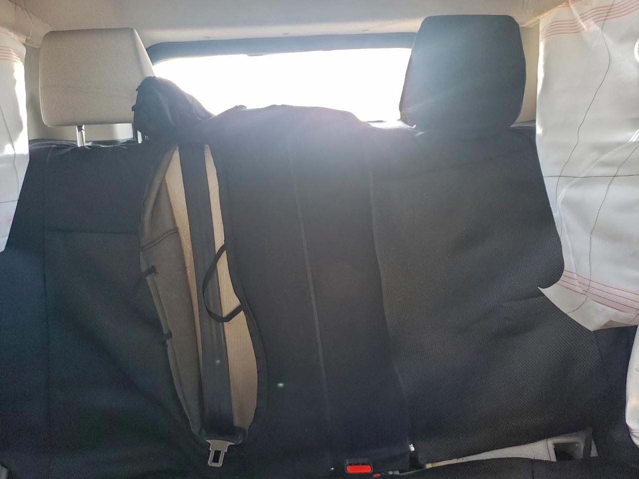 Toyota Corolla L Image 9