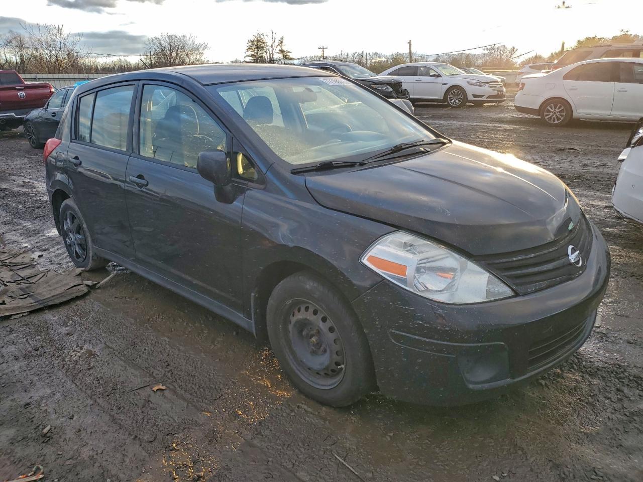 Nissan Versa S Image 5